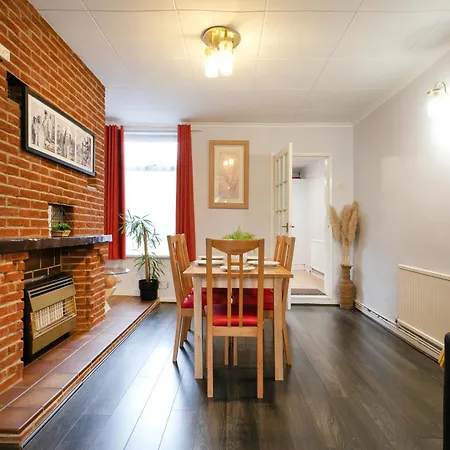 Unique 2Br House - Free Parking And Stunning Living Room Nottingham Exterior photo